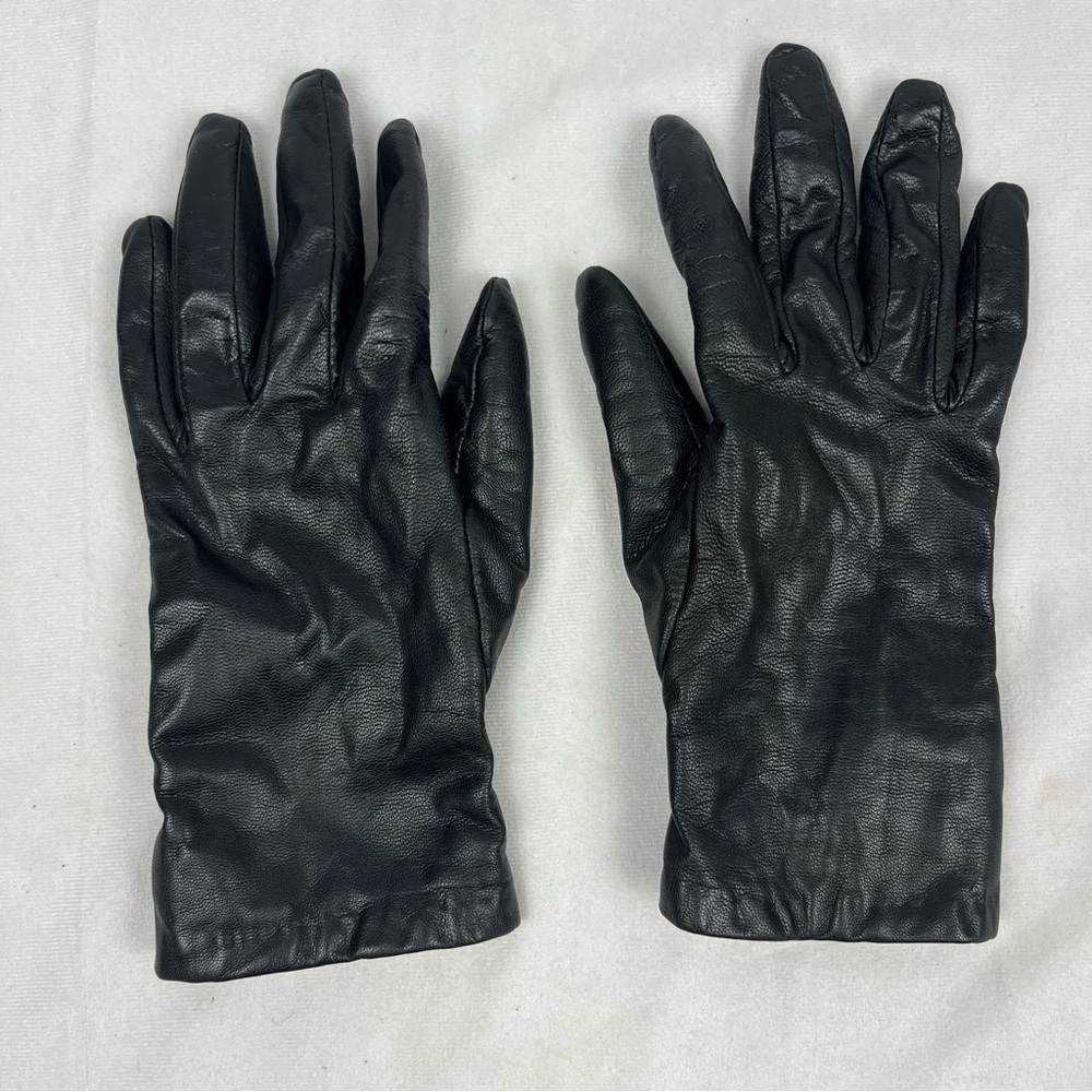 Isotoner Women's Black Leather Gloves w/ Soft Lining Size XS / Small (6.5-7)